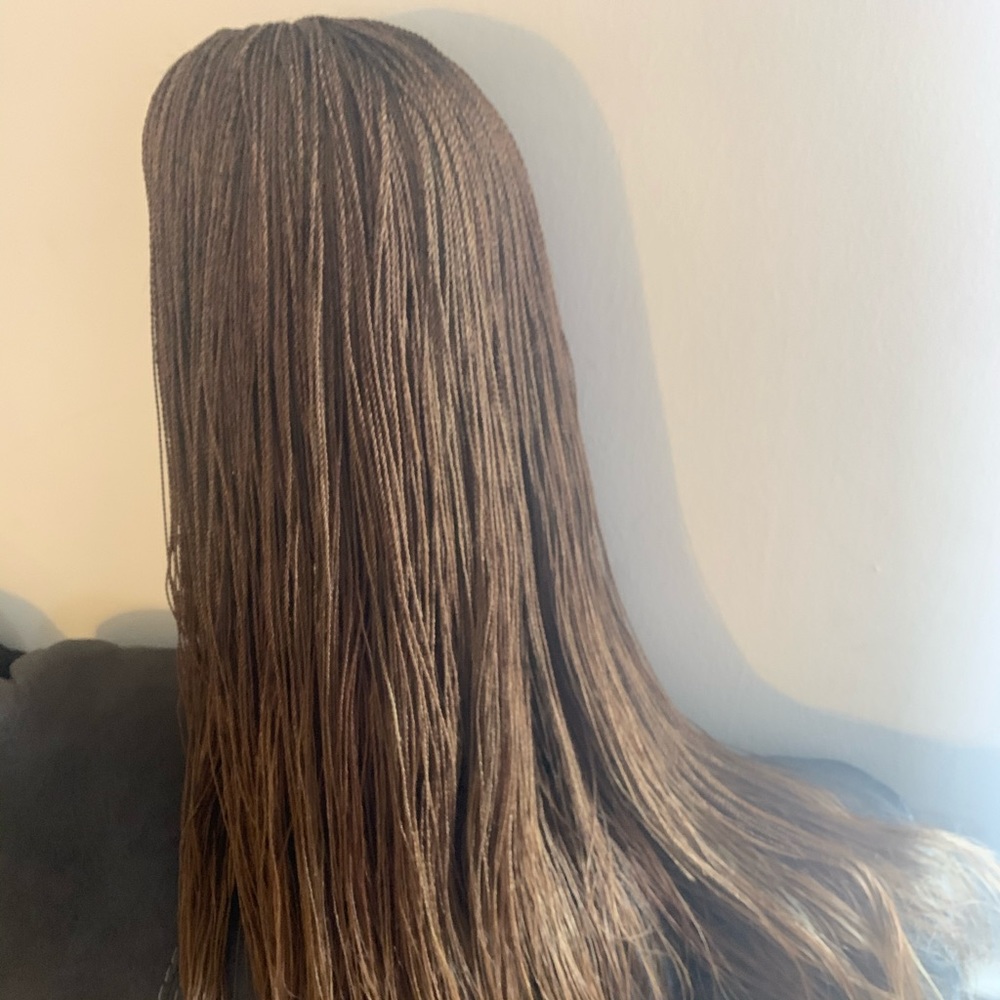 Braided wig - Picture 3 of 8
